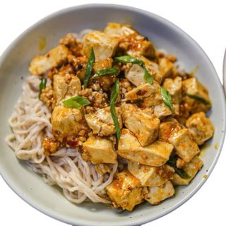 Mapo Tofu with noodles麻婆豆腐拌面