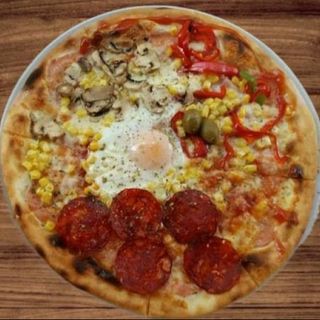 Quattro Stagioni pizza