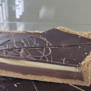 Tri čokolade tart