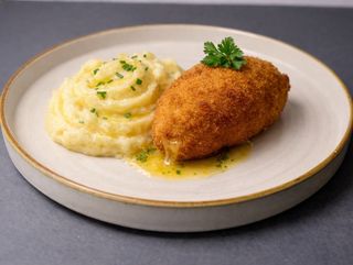 Kijevska šnicla sa pire krompirom