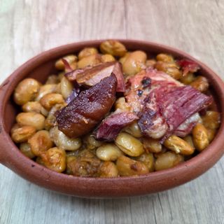 PASULJ SA SUVIM MESOM