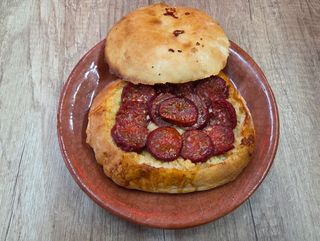 Komplet lepinja sa domaćim sudžukom