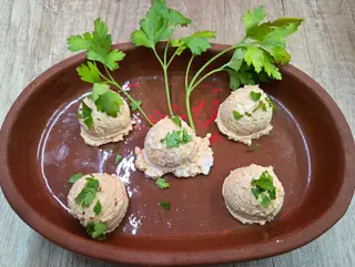 Urnebes salata 200g