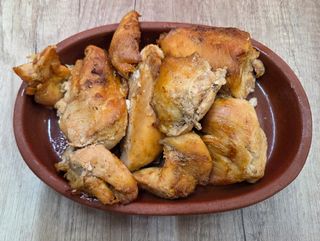 Pileći file pod sačem