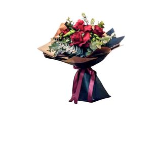 Okrugao buket sa crvenim ružama