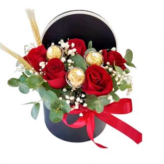 Box sa crvenim ružama i fererom