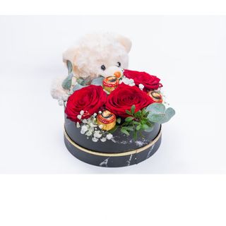 Tri crvene ruže sa medom i mocart kuglama