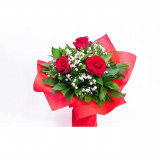 Crvene ruže u buketu
