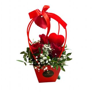 Torbica sa crvenim ružama