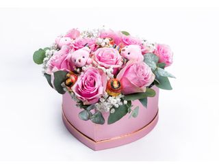 Nežno roze ruže,mede i slatkiši u srcu