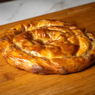 Pita sa junetinom