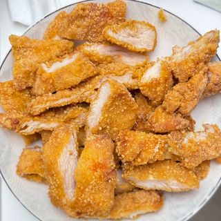 炸鸡排 Fried chicken cutlet Prženi pileći odrezak