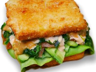 Sushi burger sa lososom