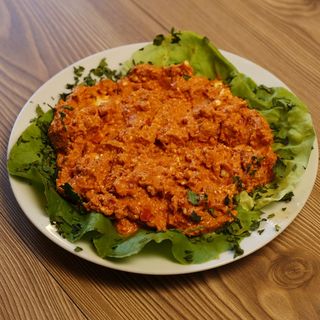 Urnebes salata