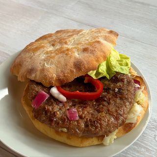 Pljeskavica 150g u lepinji