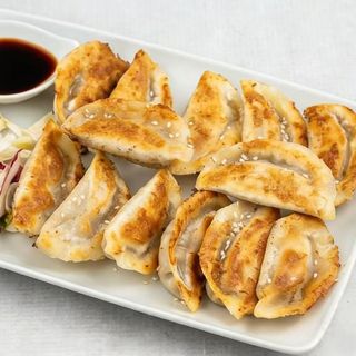 3. Pork Pan-Fried Dumplings猪肉煎饺子