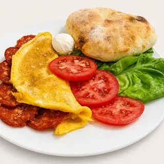 Omlet sa domaćim kulenom