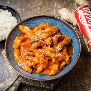Sweet sour chicken + 1 rice + 1 drink