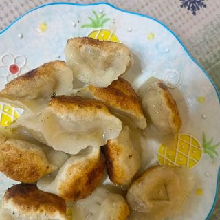 6 Fried pork dumplings / Pržene svinjske knedle