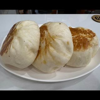 76 Pan‑Fried Beef Bun \\Pržene lepinje sa junetinom3kom