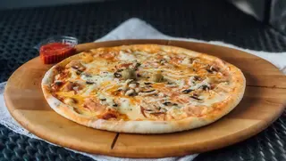 Capricciosa pizza 32cm