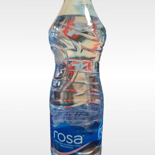 Voda Rosa negazirana