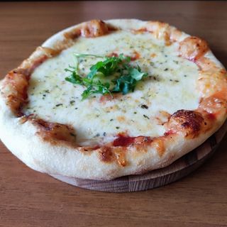 Quattro Formaggi Pizza