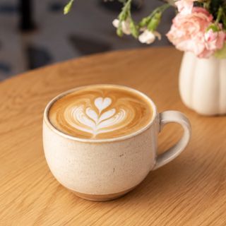 FLAT WHITE