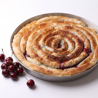 Pita sa višnjama (1kg)