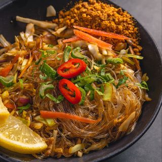 Pad Won Sen Chicken