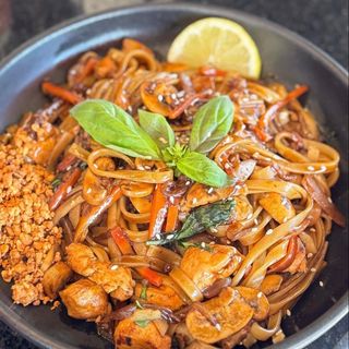Pad Kee Mao - Drunken Noodles Chicken