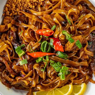 Pad Kee Mao - Drunken Noodles Beef