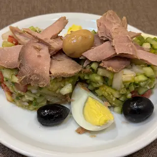 Salade tunisienne au thon 