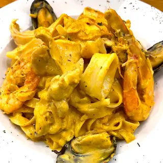 Tagliatelle fruits de mer sauce blanche 