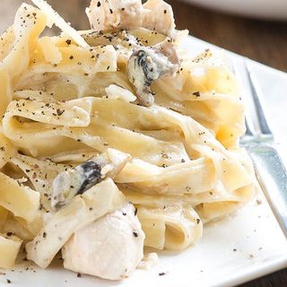 Tagliatelle poulet parmesan et champignons