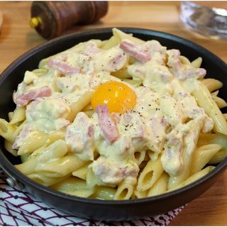 Penne Carbonara sauce blanche