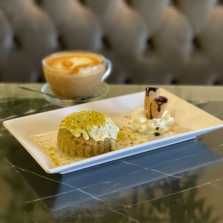 Café au choix + Macaron (3pièces)