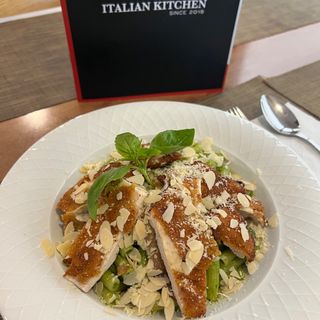 PENNE CON POLLO PANATO