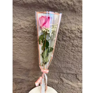 Une roses emballées Model 2
