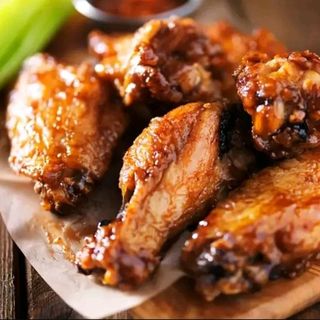 box 20 pièces chiken wings grillés + garniture+frite+boisson 