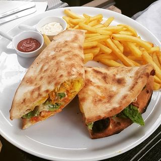 Makloub Escalope Panée