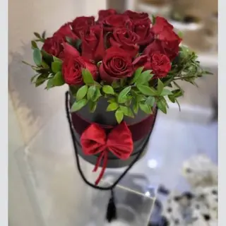 Box Noir Nœud rouge