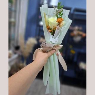 Bouquet jury vert pastel