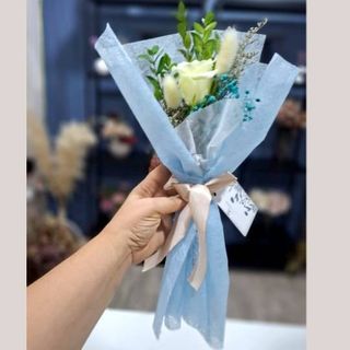 Bouquet jury  bleu pastel