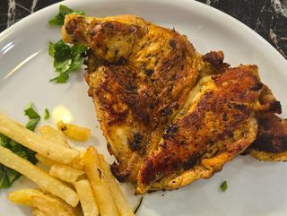 Menu 4: 1/4 poulet grillé