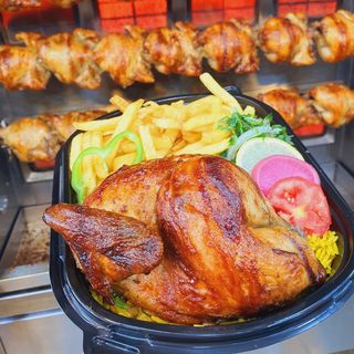 نصف دجاج معاه كل شي وروز +بريكة