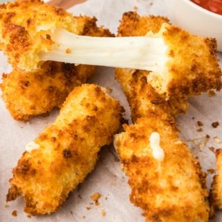 Hot honey mozzarella sticks 4p