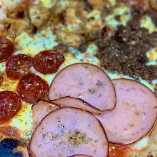 Pizza Quattro Carnii