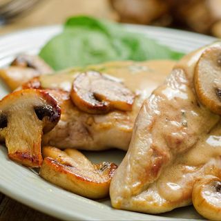 Plat escalope a la crème au champignons 