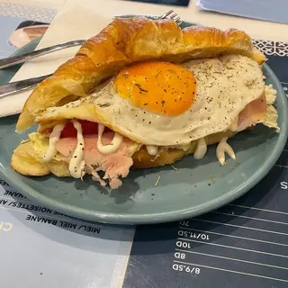 Croissant Salé Oeuf Jambon fumé